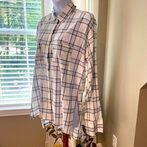𝅺nwt A&F Plaid Button Up Tunic Size S